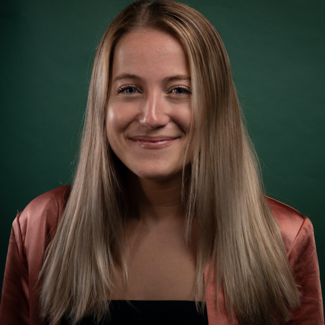 Photo of comedian Caroline Hanes