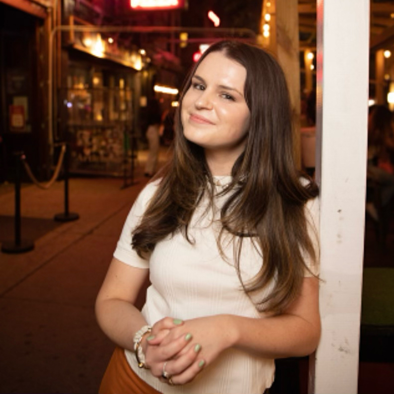 Photo of stand up comedian Maggie Naughton